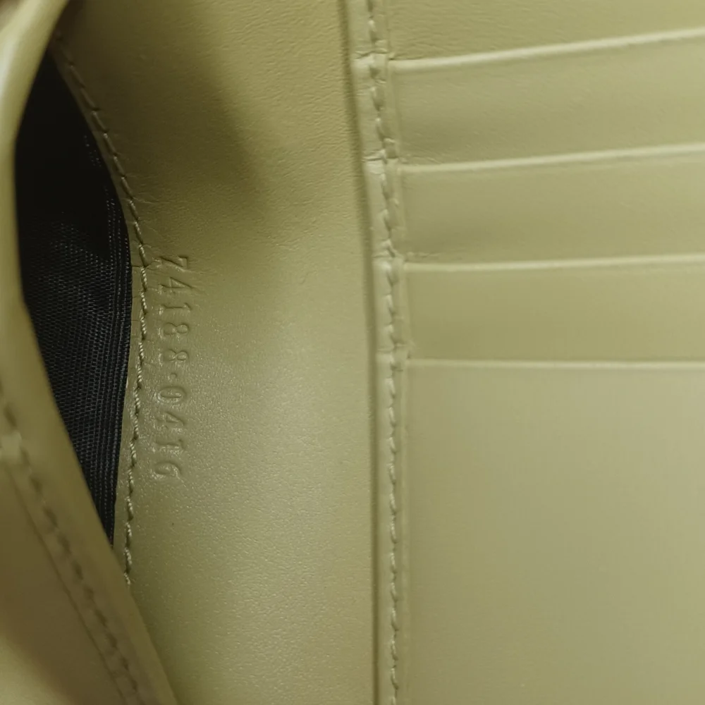 Gucci Bifold GG Marmont Wallet - Picture 8 of 12